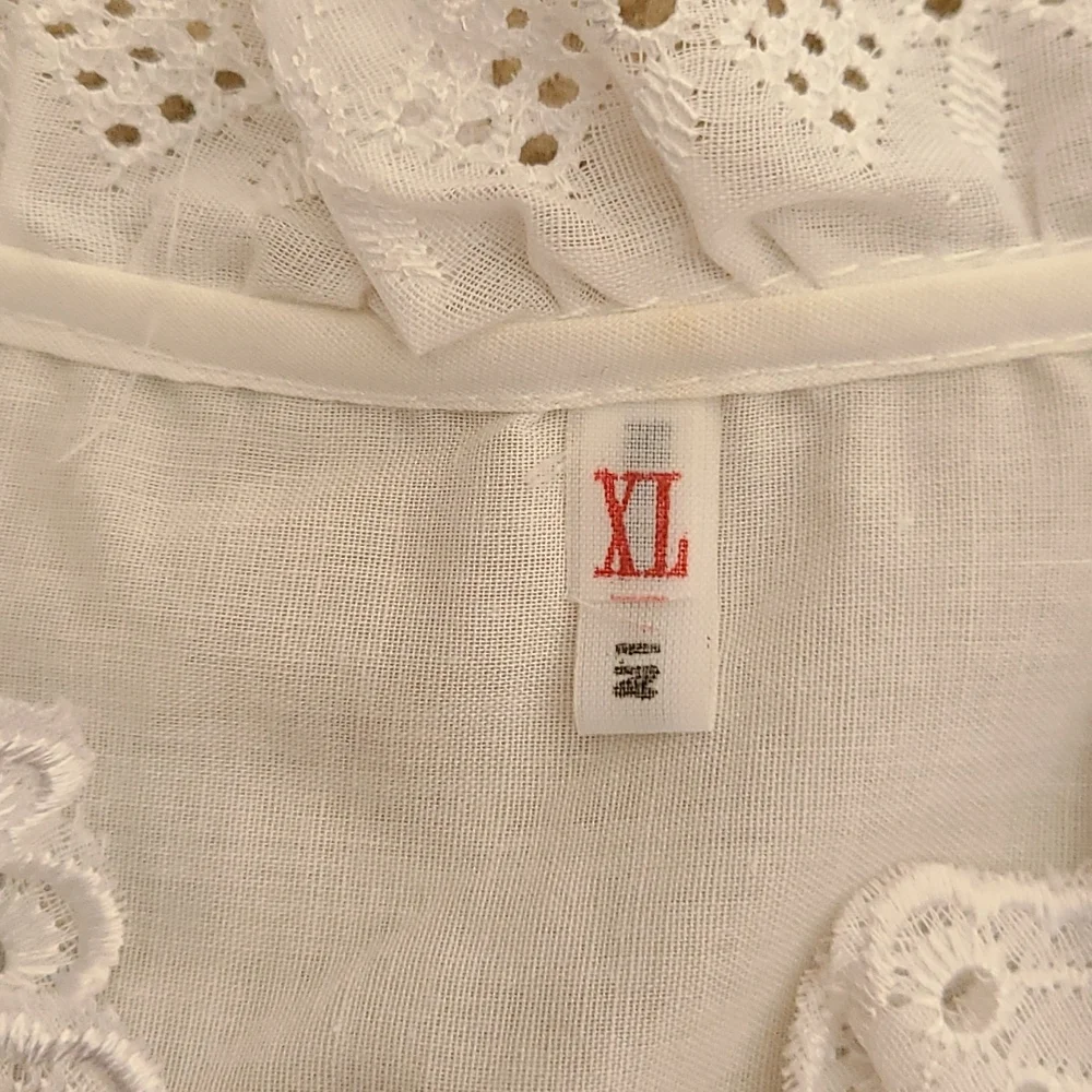 Vintage Button down lace blouse - Picture 12 of 13